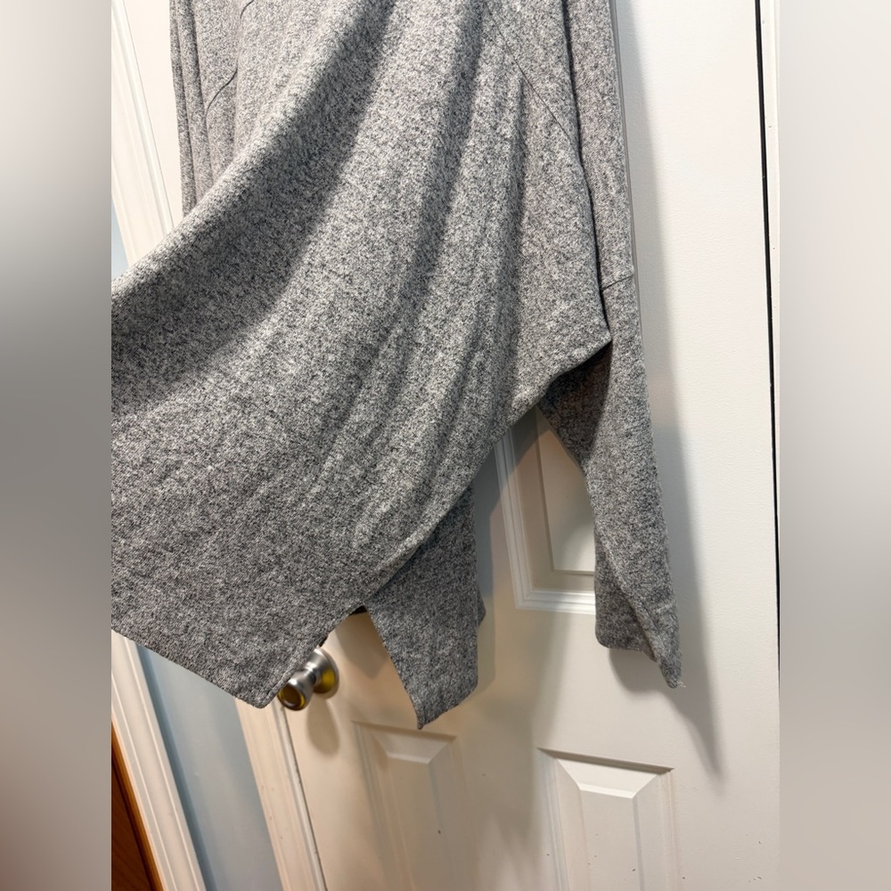 Aerie Women's Oversized Turtleneck Pullover Super Soft Slit Sides Size XL - Picture 2 of 8
